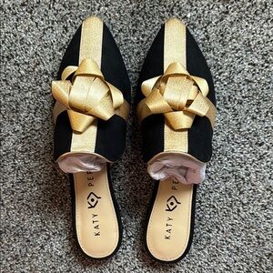 Katy Perry Collections Women's Black and Gold Bow Mules
